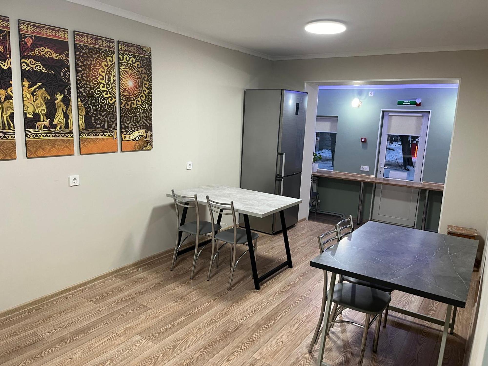 Hostel Nomad Almaty Eksteriør billede
