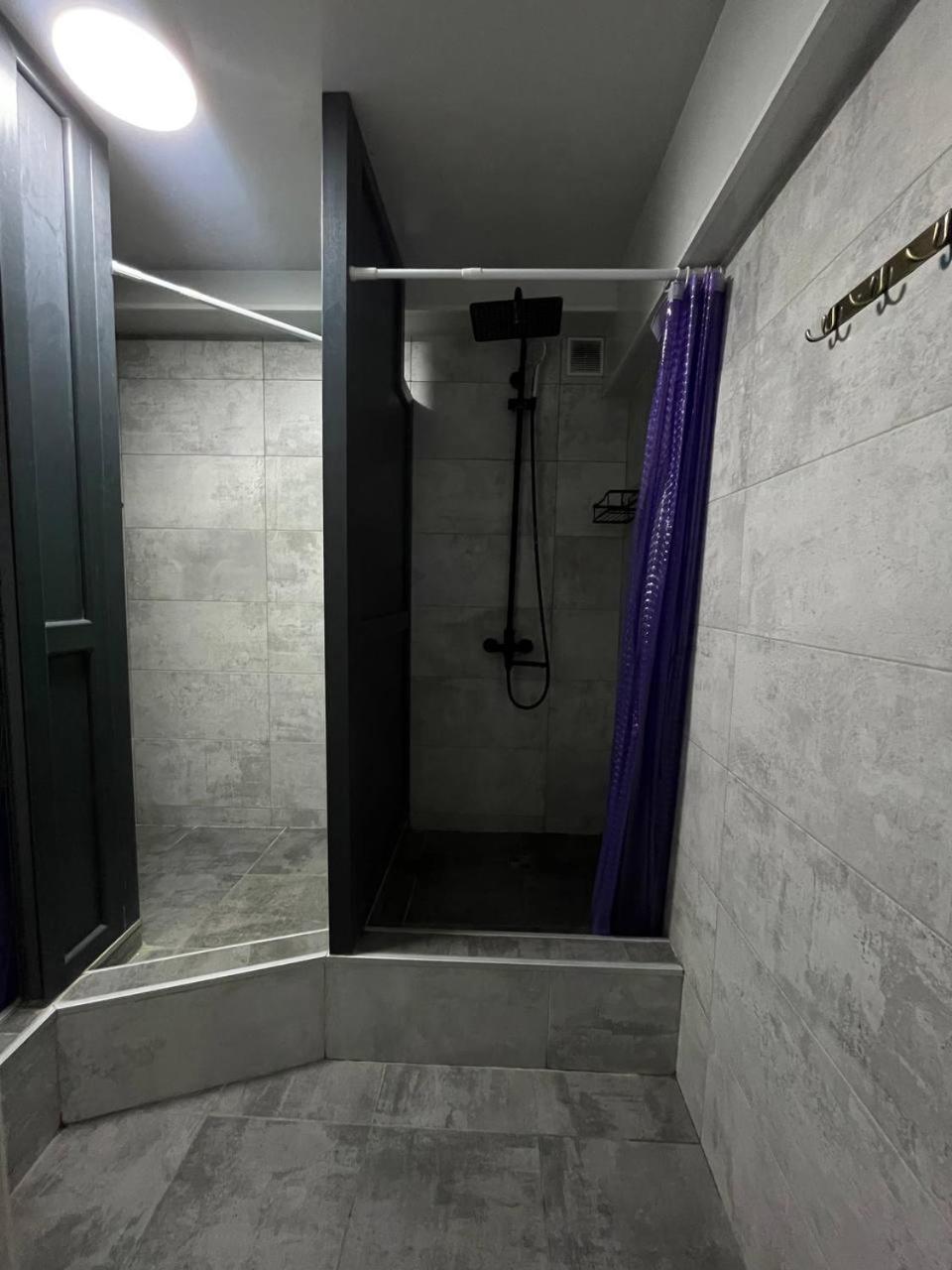 Hostel Nomad Almaty Eksteriør billede