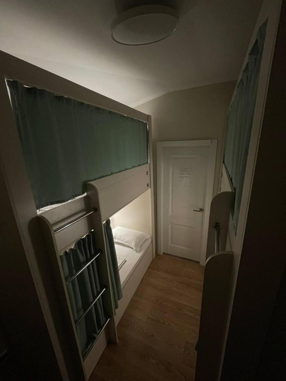 Hostel Nomad Almaty Eksteriør billede