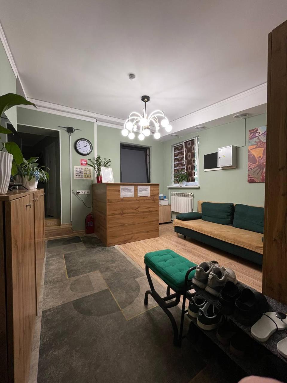 Hostel Nomad Almaty Eksteriør billede